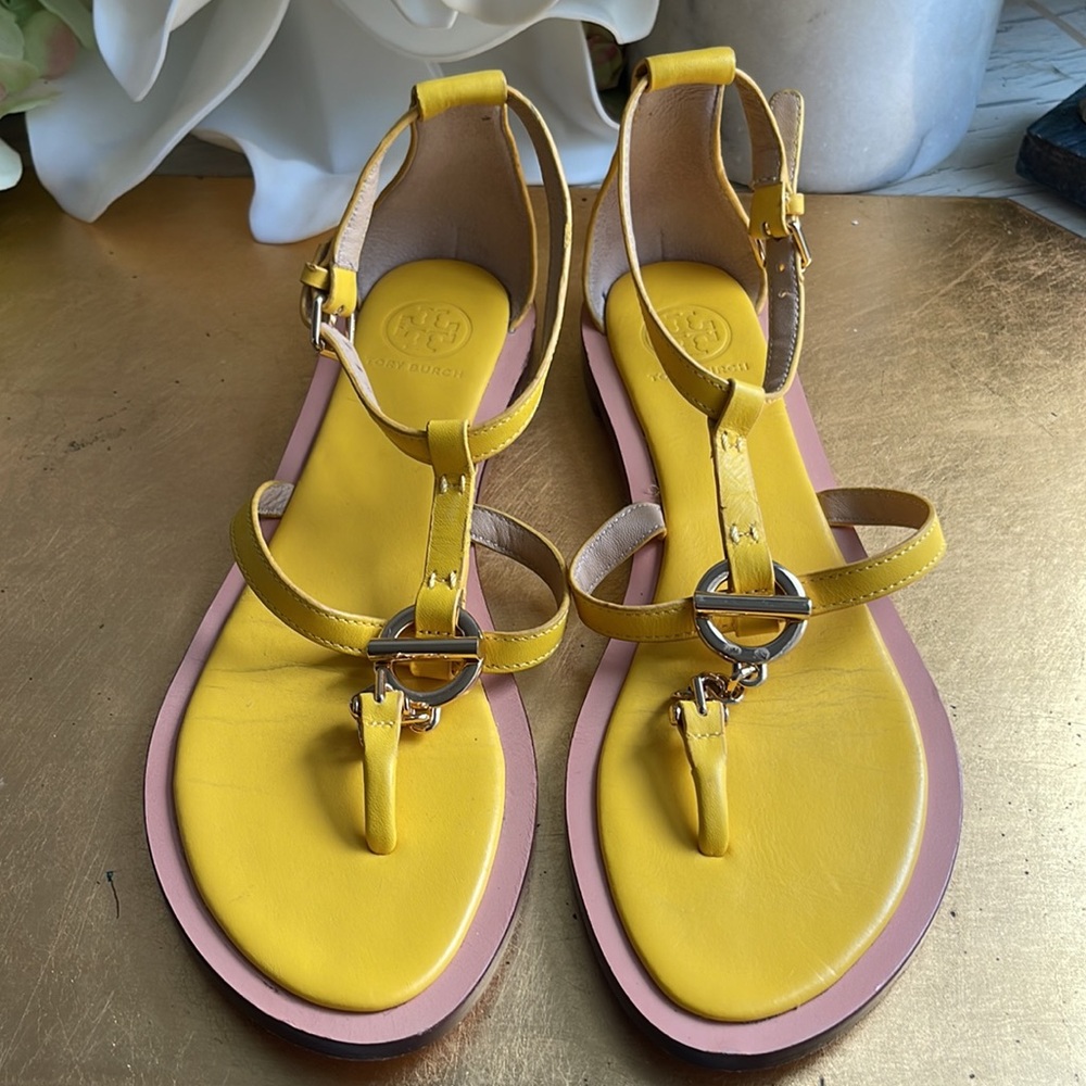Tory Burch Toggle Flat Sandal in Gold Leather